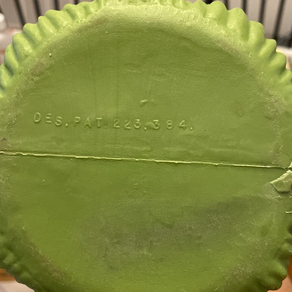 Vintage Celery Crisper Storage Container with Lid - Picture 7 of 7